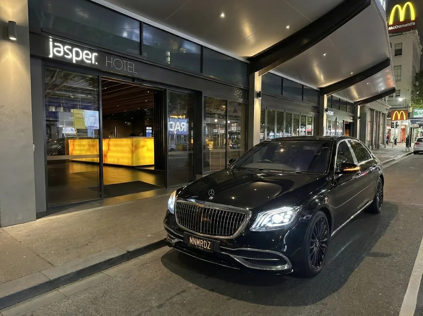 Melbourne Airport to Jasper Hotel Melbourne Transfer | MNMRiDEZ Chauffeur Melbourne Airport to Jasper Hotel Melbourne Transfer | MNMRiDEZ Chauffeur